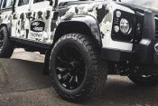 LR181388 - Land Rover Defender 18" Black Sawtooth Alloy Wheel