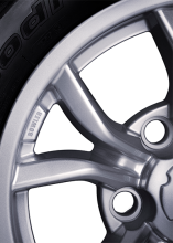 631000012 - BOWLER 18" Defender Road Alloy Wheel - Silver