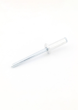 BTR8535 - Land Rover Rivet